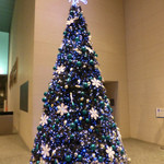 家全七福酒家 SEVENTH SON RESTAURANT - ビル一階のクリスマスツリー
