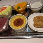 家全七福酒家 SEVENTH SON RESTAURANT - この日のデザート。ここから選びます