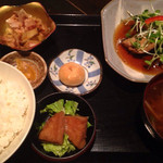 魚然 - 本日の煮魚定食（黒ムツ） ¥800