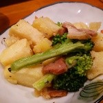 隠れ家Dinning　味杜 - 新じゃがとベーコン、ブロッコリー