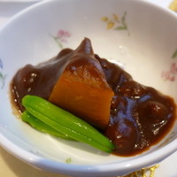 四川名菜 川府 - セットの小鉢（南瓜の甘煮）