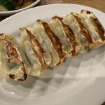 餃子ノ酒場 太陽ホエール - 太陽の焼き餃子