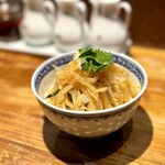 楽関記 - ピリ辛もやし。
もやしシャキシャキ♪
辛さはほんのりで、旨みの効いたタレが美味しい。