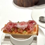 unito - アボカド　生ハムのブルスケッタ
