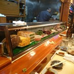 辰美寿し - カウンター席
