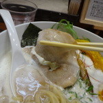 暁 製麺 - チャーシューアップ