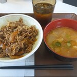 すき家 - 料理写真:牛丼中盛り 650円・ランチコンボ(とん汁) 150円