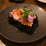 338065506 - サーモン黒レアカツ