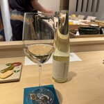 すし人　酒伊 - 白ワイン　ケンゾーエステイトワイン「あさつゆ」