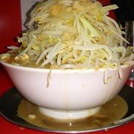 ジャンプ - ラーメン野菜マシマシの高さ