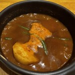 アジョワン - カレーはグツグツ