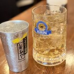 角屋 - レモンサワー340円　メガハイボール580円