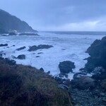 中華そば処 琴平荘 - お店の裏は海です　風が強くて寒かったです