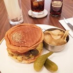 JIMMY CHOO Café - チーズバーガー