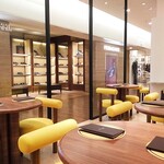 JIMMY CHOO Café - 店内
