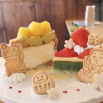 ハナツムリ - 【2026.01】苺と抹茶の迎春タルト(税込748円)、栗きんとんパイチーズケーキ(税込726円)