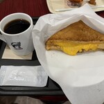 カフェ・ベローチェ - 料理写真:モーニングAセット トーストサンド とろ〜りチーズ＆ツナ 〜チェダーチーズ〜