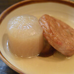 大納言本家 - おでん(大根・はんぺん)