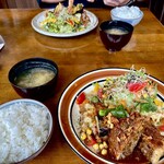 食堂とカフェ ピナータ - 