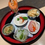 Restaurant 由 - 