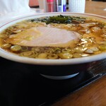 より道 - たっぷりのスープと麺です