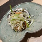 Restaurant 由 - アワビ