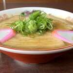 山為食堂 - チャーシューメン (ラーメン鉢の赤いのがチャーシューメン)