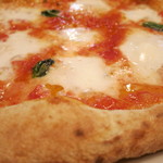 ZUZU - 水牛のモッツァレラチーズのマルゲリータ