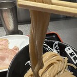 松戸富田麺絆 - つけ汁が麺に良く絡みます