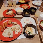 亀の井ホテル - 料理写真:和食、洋食と用意されます