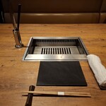 焼肉うしごろ - 私が案内されたテーブル席です。