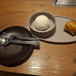 焼肉うしごろ - 紅はるか焼き芋&塩ミルクアイスです。