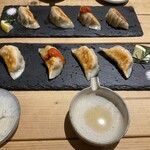 SHE meguro - 右から　特製餃子　ピリ辛餃子　季節餃子　肉肉餃子