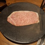 焼肉うしごろ - 鹿児島県産の大判サーロイン・その2です。