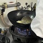 三陽軒 - 海老入大盛焼き飯(調理風景)