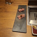 焼肉うしごろ - ザブトンの炙り握り・おろしポン酢添えのその1です。