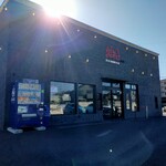 東京油組総本店 - 逆光でした。スミマセンの外観。