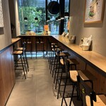 Captain Kangaroo - 店内