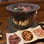 炭火七輪焼肉 てげ屋ホルモン - 