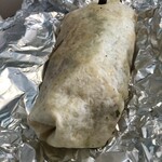LOS BURRITOS NO.1 - 開けたところ。まだトルティーヤしか見えません