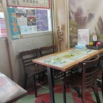 天龍菜館 - 店内のほんの一部↑