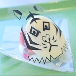 EAT EAT EAT - とらやき
