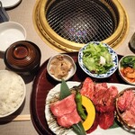 居間焼肉 百欒 - 