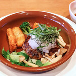 ガスト - 料理写真:ビーフ100%ねぎと大葉おろしの粗挽き肉厚ステーキ風ハンバーグ