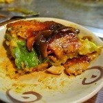 お好み焼 きじ - ミックス。中にはしそが。