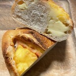 ブーランジェリー・ラパン - チーズベーコンカット