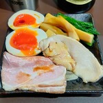 鶏paitan 心麦 - アテのトッピング