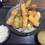福浦漁港 みなと食堂 - 