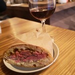 サンドイッチとワイン 憂鬱な木曜日 - 