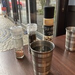 WILD STYLE  - テーブル　お冷持ってきてくれる　お冷のおかわりはセルフ